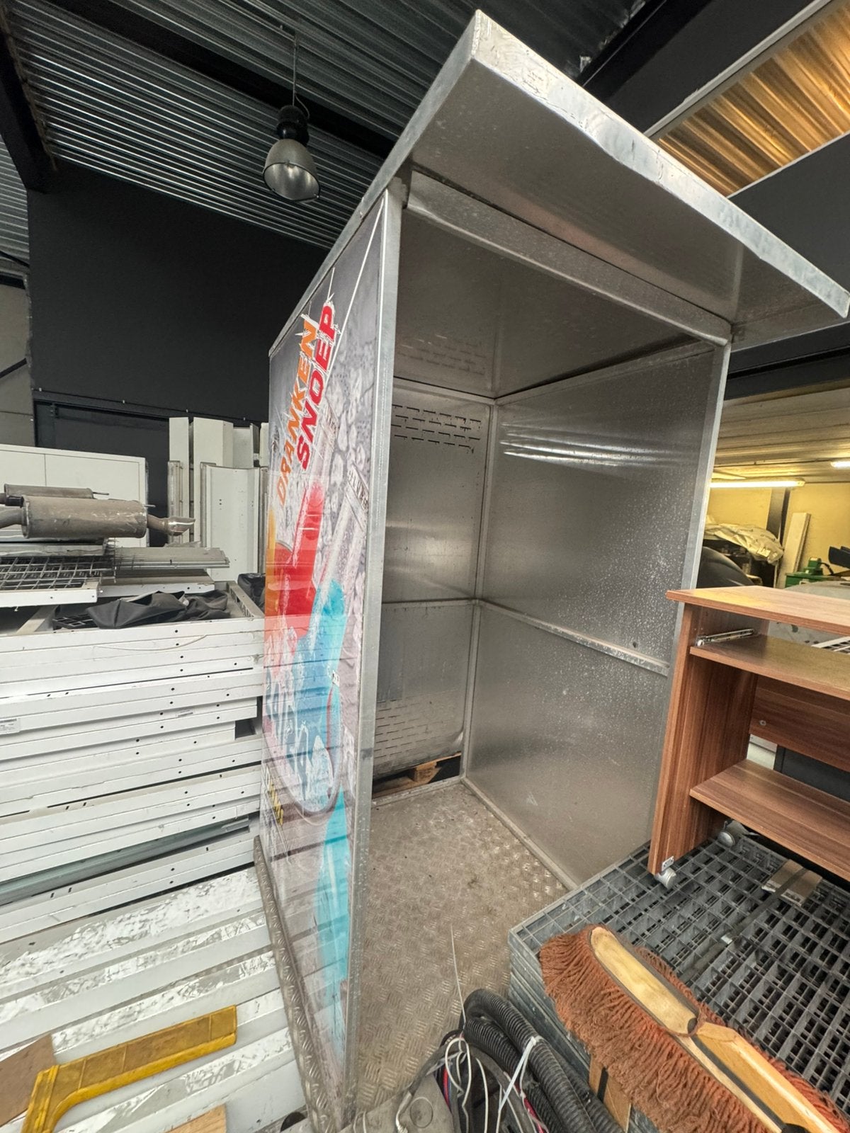 Protection frigo et distributeur Automatique extérieur, Enlèvement