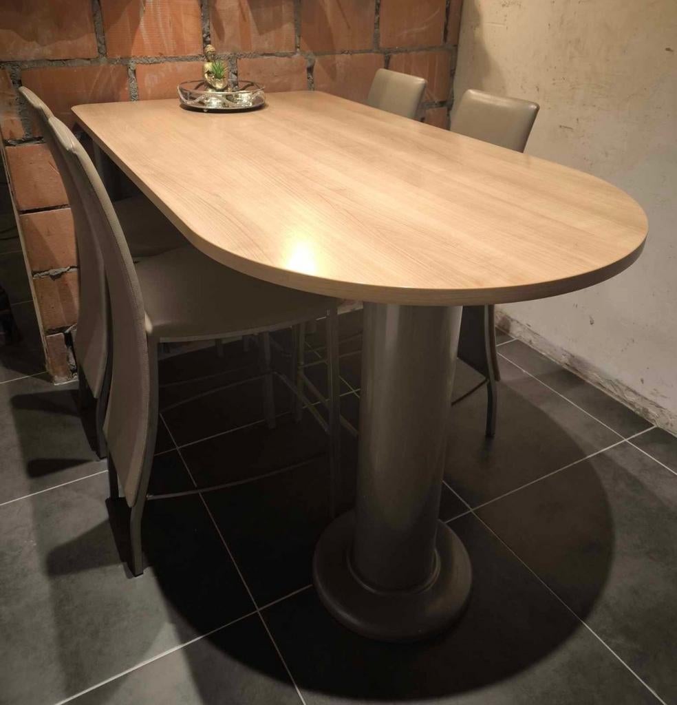 Bartafel met stoelen, Ophalen