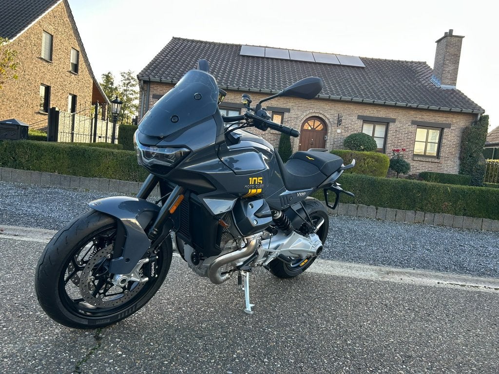 Moto Guzzi V100 105th, 2 cilinders, Nieuw, Motorrijbewijs A, Bedrijf