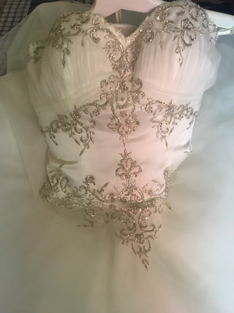 Robe marie taille S, Enlèvement
