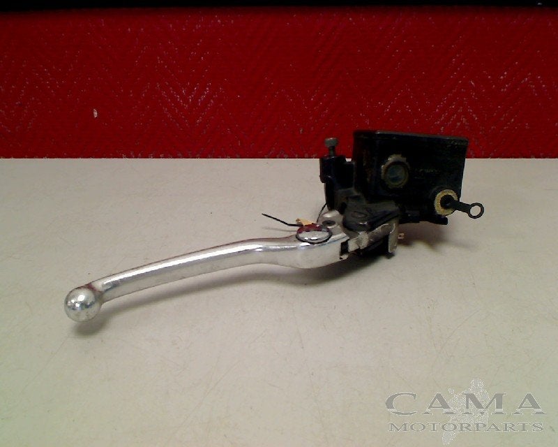 FREIN MAITRE CYLINDRE AVANT Yamaha, Motos, Dhr. S. di Majo, Utilisé, Info@cama-motorparts.nl, P.J. Troelstraweg 8 8
3144 CX  MAASSLUIS, NL