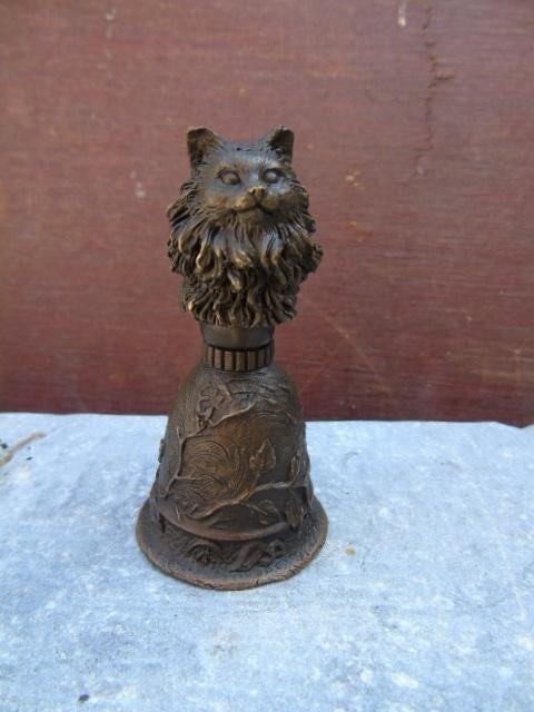 Tafelbel de kat in brons gesigneerd., Antiek en Kunst, Ophalen of Verzenden, Brons