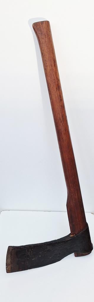 Très ancienne grande hache de bûcheron XVIIIe-XIXe siècle, Enlèvement ou Envoi