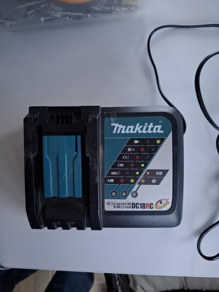 Lader makita, Ophalen, Zo goed als nieuw