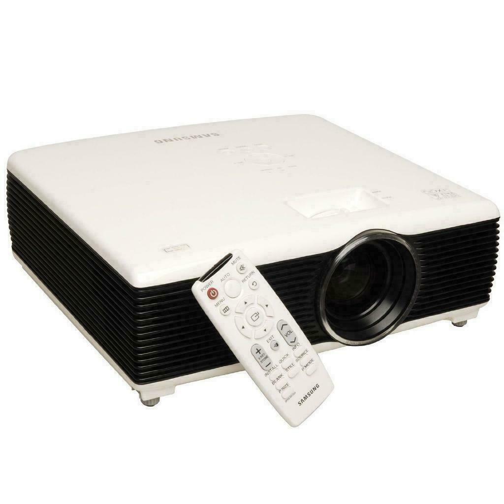 Led beamer Samsung sp-f10m, HD (720), LED, Ophalen of Verzenden, Zo goed als nieuw