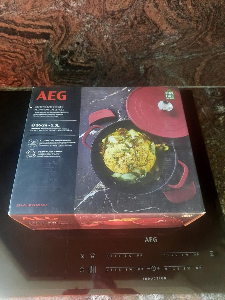 Kookpot met deksel, nog in de verpakking, AEG, Huis en Inrichting, Keuken | Potten en Pannen, Ophalen of Verzenden, Nieuw, Aluminium