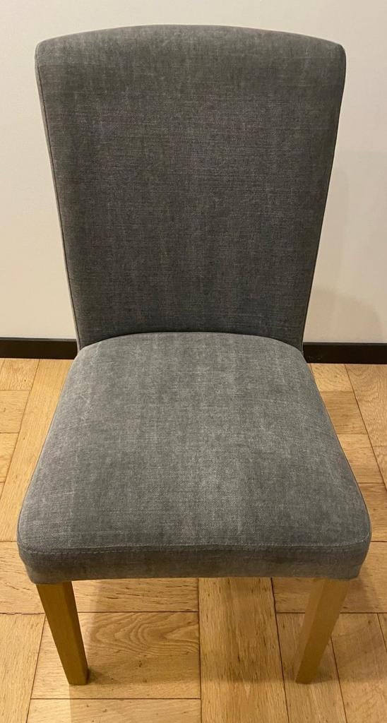 Chaise grise Juntoo, Enlèvement, Gris