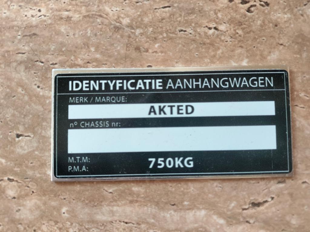 Identificatieplaatje voor aanhangwagen, Ophalen