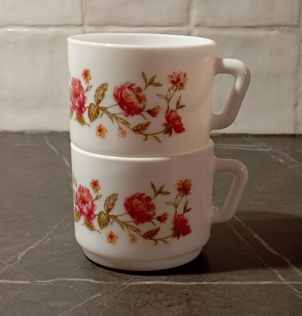 Set van 2 vintage Arcopal koffiekopjes bloemenmotief, Ophalen of Verzenden