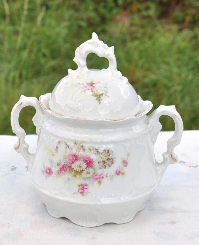 sucrier en porcelaine vintage, Antiquités & Art, Enlèvement ou Envoi