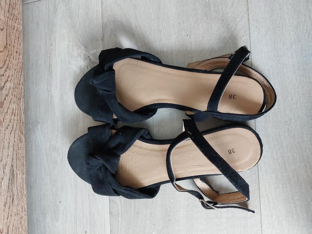 Sandales dames., Enlèvement, Comme neuf