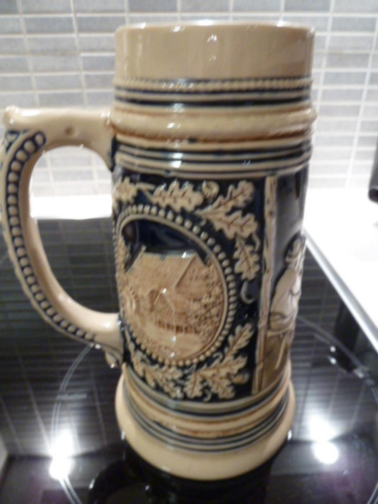 Ancienne chope en grès bleu et beige Made in Germany H:21 cm, Enlèvement ou Envoi