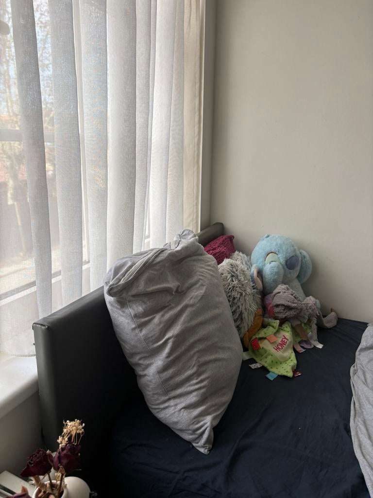Eenpersoonsbed + matras + nachttafel, Ophalen