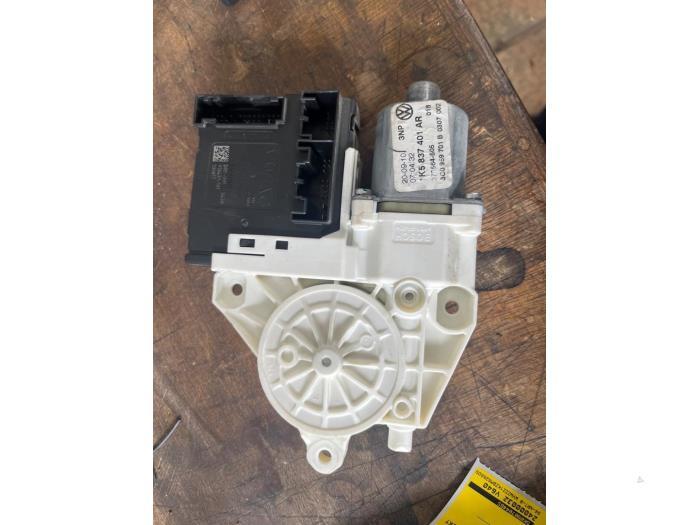 Moteur de vitre portière d'un Volkswagen Golf, Enlèvement ou Envoi, 3 mois de garantie, Utilisé, Volkswagen
