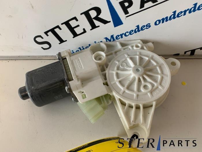 Moteur de vitre portière d'un Mercedes C-Klasse, Enlèvement ou Envoi, 3 mois de garantie, Utilisé, Mercedes-Benz