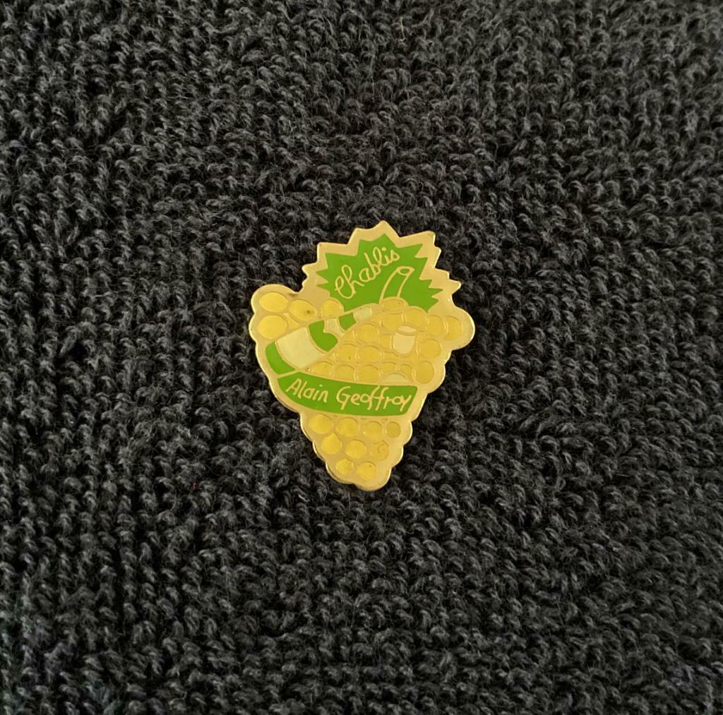 PIN - CHABLIS - ALAIN GEOFFROY - WIJN, Envoi, Utilisé, Marque, Insigne ou Pin's