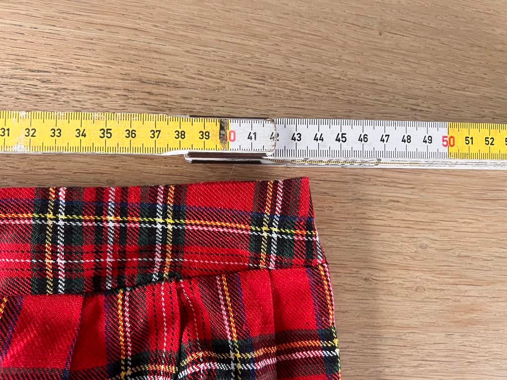 Mini jupe style écolière ( longueur 18 cm ), Rouge, Porté, Envoi, Au-dessus du genou