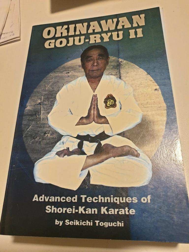 Okinawan Goju-Ryu IiAdvanced Techniques Of Shorei-Kan Karate, Boeken, Seikichi Toguchi, Vechtsport, Ophalen of Verzenden, Zo goed als nieuw