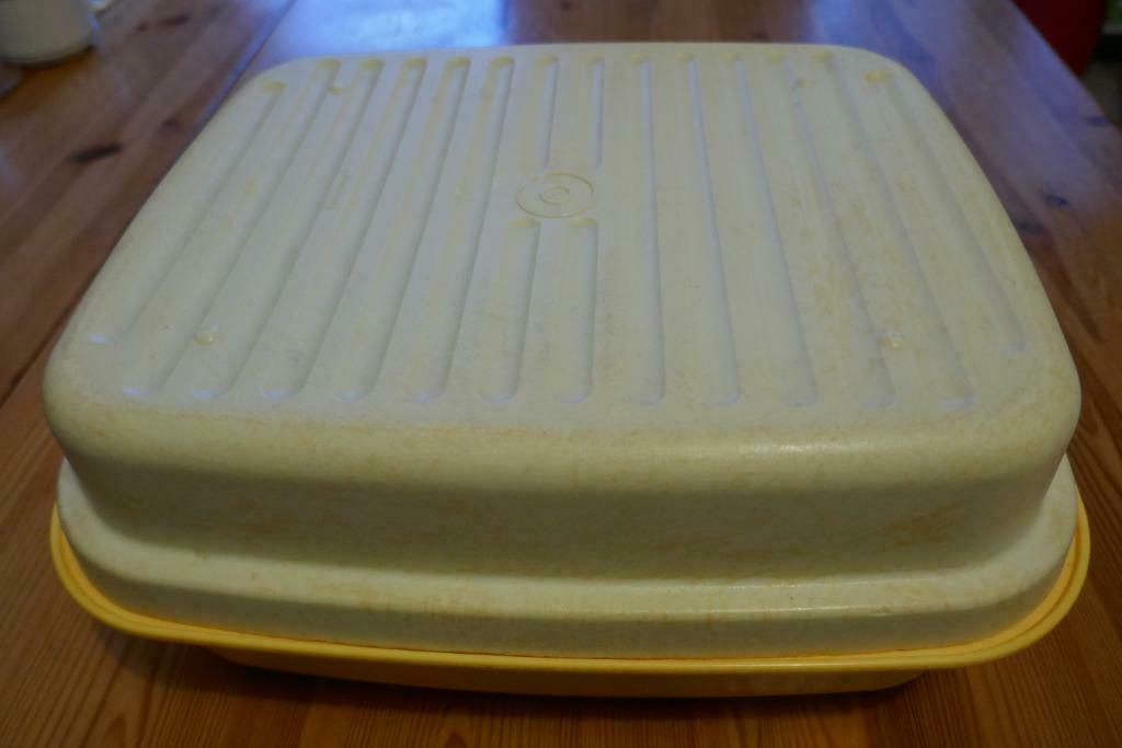 Tupperware brooddoos "Bread Stor N Serve", Ophalen of Verzenden, Gebruikt, Geel, Bus of Trommel