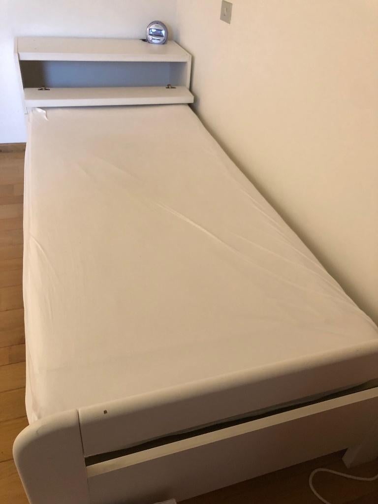 1 persoons bed met opbergkast aan het hoofdeinde, Huis en Inrichting, Slaapkamer | Bedden, Ophalen, Gebruikt, 90 cm, Eenpersoons