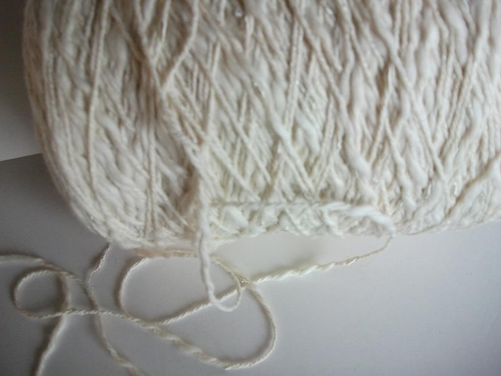Coton à tricoter sur bobine - couleur beige crème - 700 gr, Hobby & Loisirs créatifs, Tricot & Crochet, Comme neuf, Tricot, Enlèvement ou Envoi