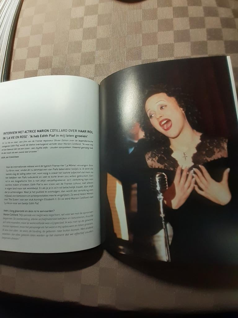 Het leven van Edith Piaf. 140 minuten., Ophalen of Verzenden, Zo goed als nieuw