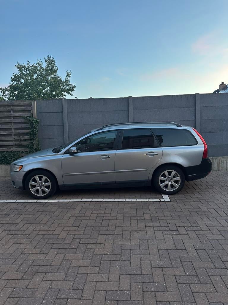 Volvo v50 1.6tdi.   Euro 5, Auto's, Euro 5, 1600 cc, Particulier, Metaalkleur