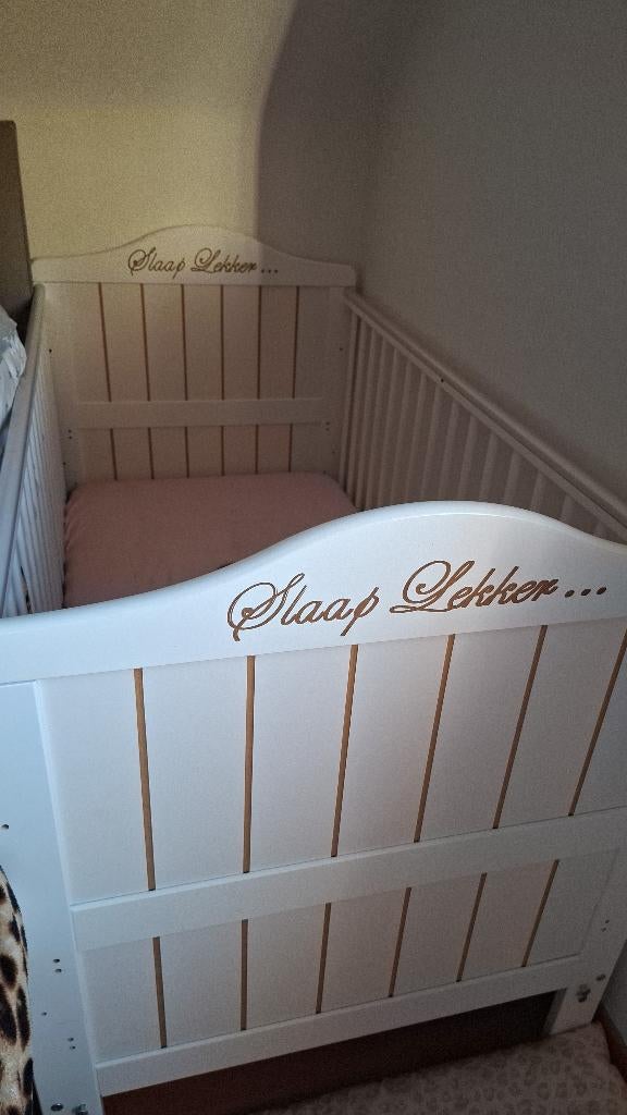 Babybed tot peuterbed., Ophalen, Zo goed als nieuw, Lattenbodem