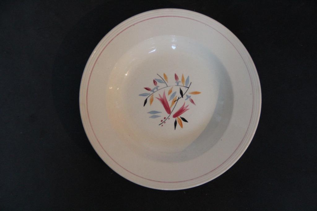Grande assiette creuse en faïence Boch, Enlèvement ou Envoi