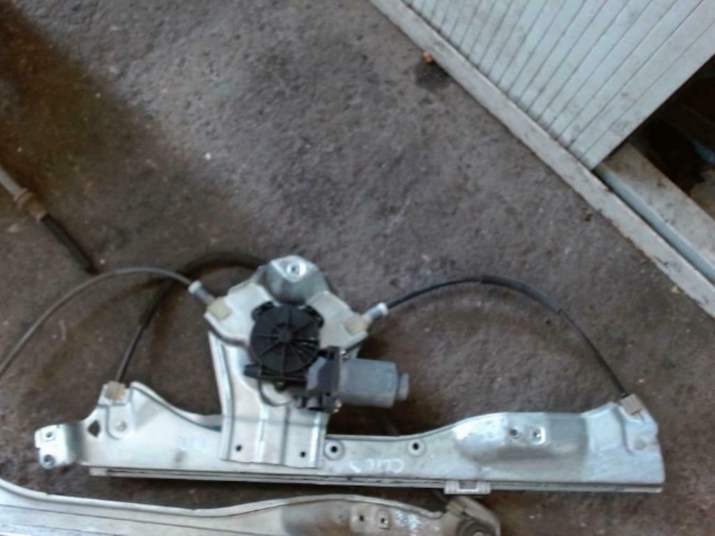 Lève vitre électrique avant droit Renault Clio III phase 2, Enlèvement ou Envoi, Utilisé, Renault