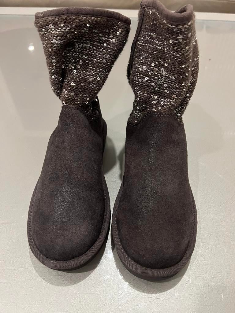Bottes UGG authentique, Vêtements | Femmes, Chaussures, Enlèvement, Comme neuf