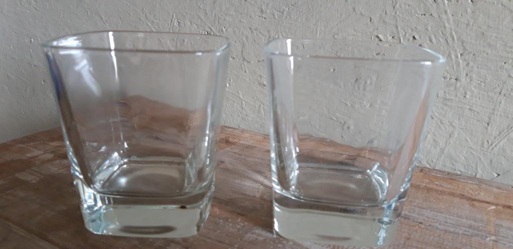 Lot de 2 verres à whisky carrés, Enlèvement ou Envoi, Comme neuf