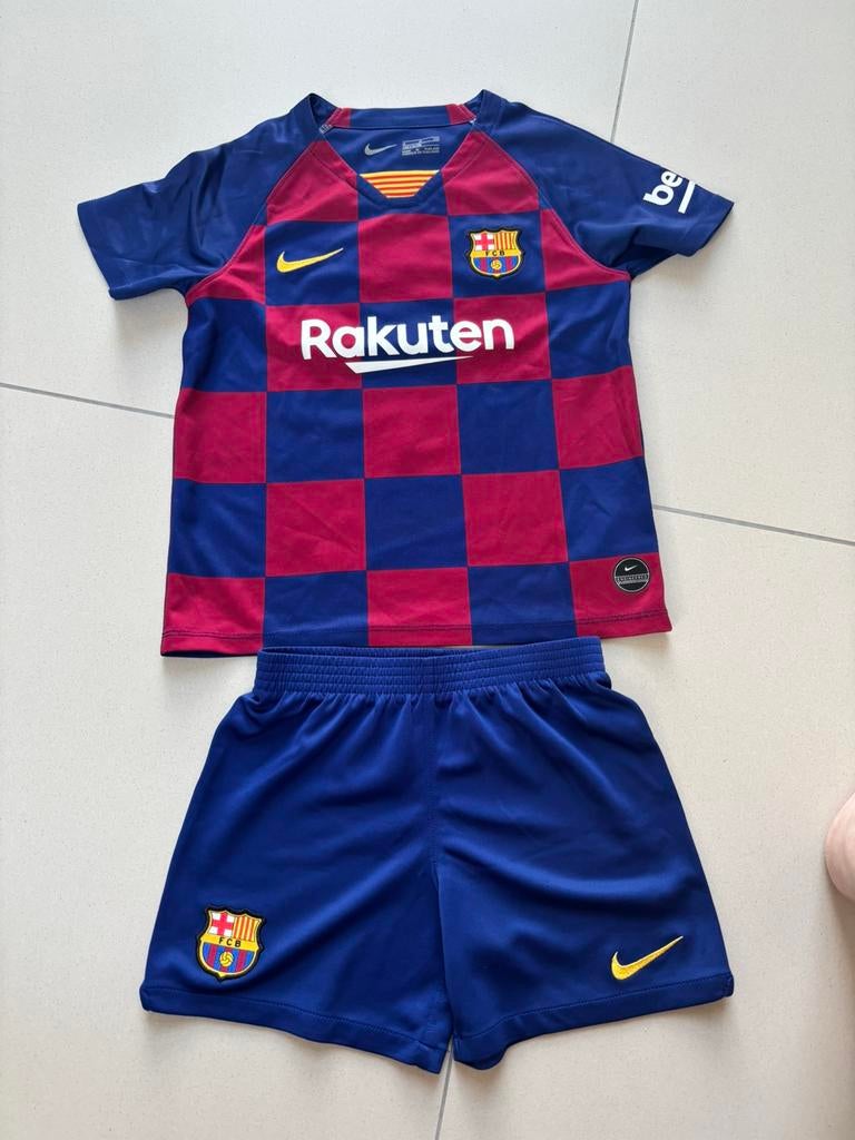 Nike voetbaltenue Barcelona maat 104-110 cm, Kinderen en Baby's, NIKE, Gebruikt, Sport- of Zwemkleding, Ophalen of Verzenden