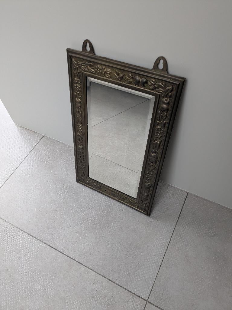 Spiegel in koperen/messing frame (46 cm x 28 cm), Antiek en Kunst, Antiek | Spiegels, Ophalen of Verzenden, Rechthoekig, Minder dan 50 cm