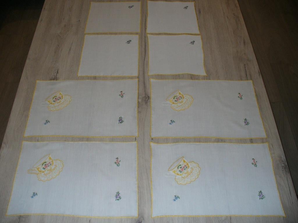 Stoffen placemats + servietten, Maison & Meubles, Cuisine | Linge de cuisine, Enlèvement ou Envoi, Comme neuf, Set de table