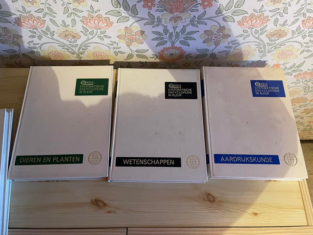 Orbis 5x encyclopedie, Ophalen of Verzenden, Zo goed als nieuw