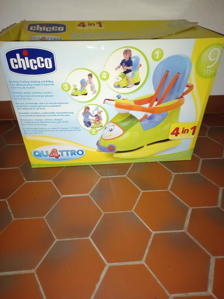 LOOPAUTO CHICCO QUATTRO 4 In 1, Kinderen en Baby's, Ophalen, Gebruikt, Jongen of Meisje