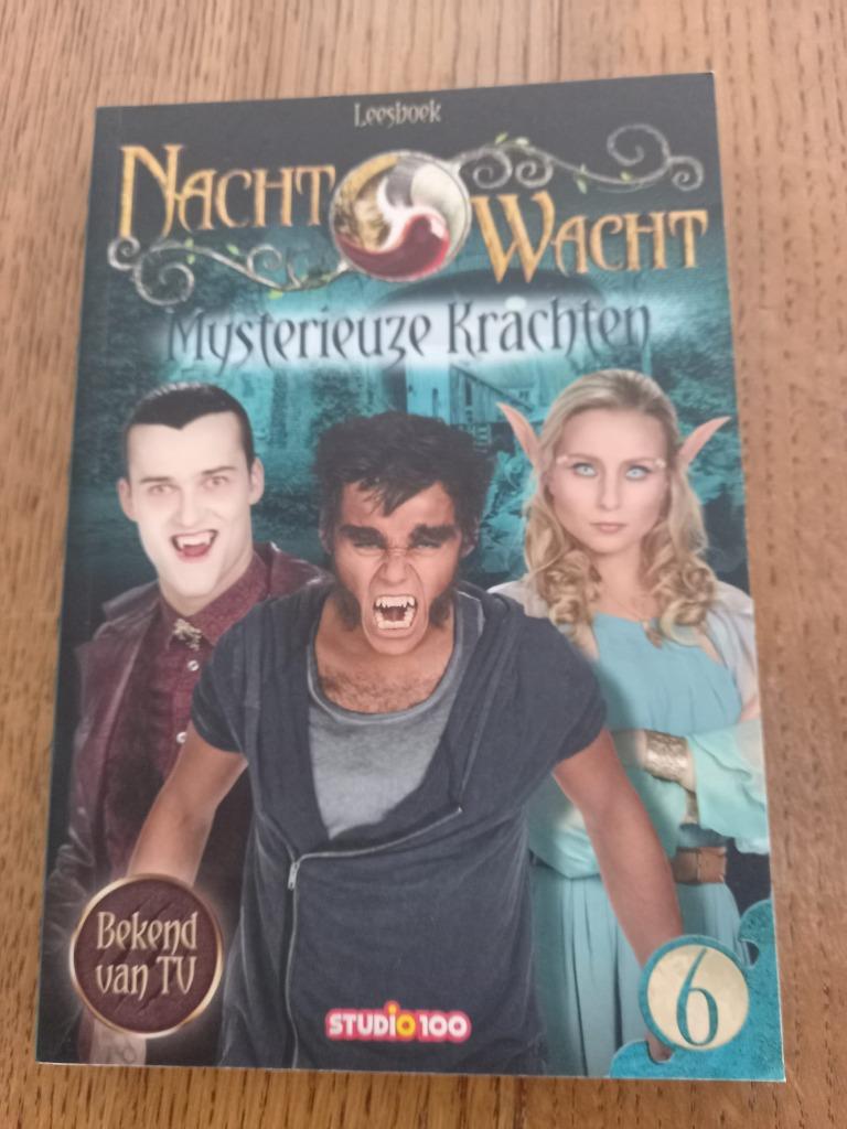 boek nachtwacht: mysterieuze krachten (studio 100), Enlèvement ou Envoi, Comme neuf, Studio 100, Fiction