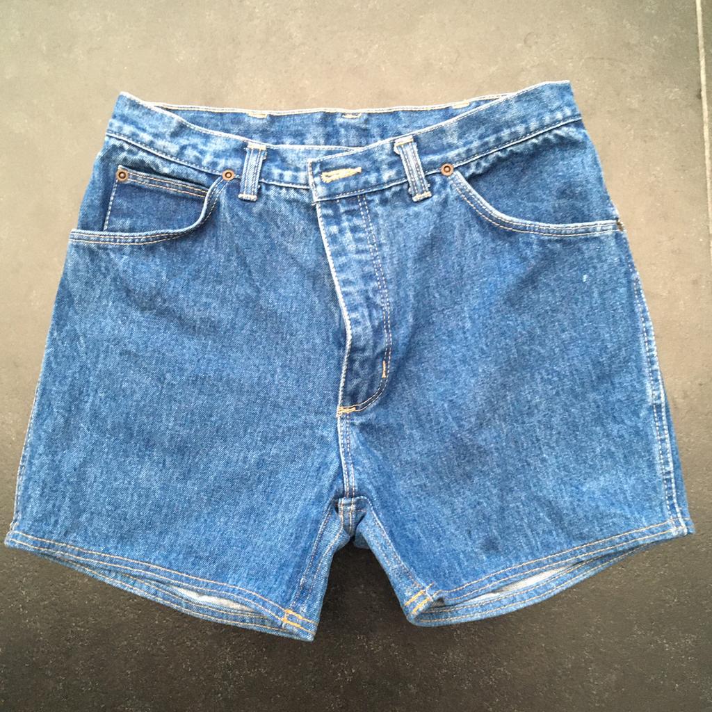 Donkerblauwe short - maat 33” (42) - Wrangler, Ophalen, Blauw, Wrangler, W33 - W36 (confectie 42/44)