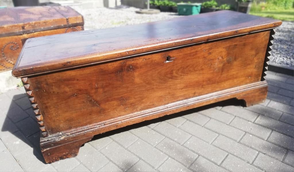 Ancien coffre en bois, Antiquités & Art, Enlèvement