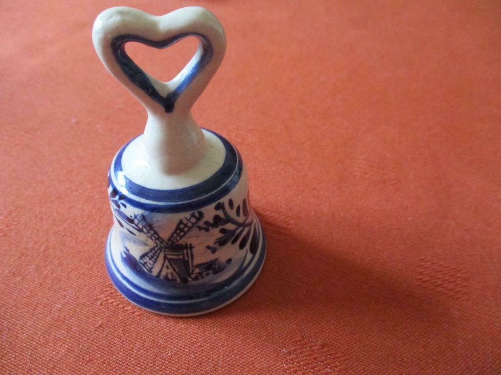 PORCELAINE DE DELFT.  CLOCHE., Enlèvement ou Envoi