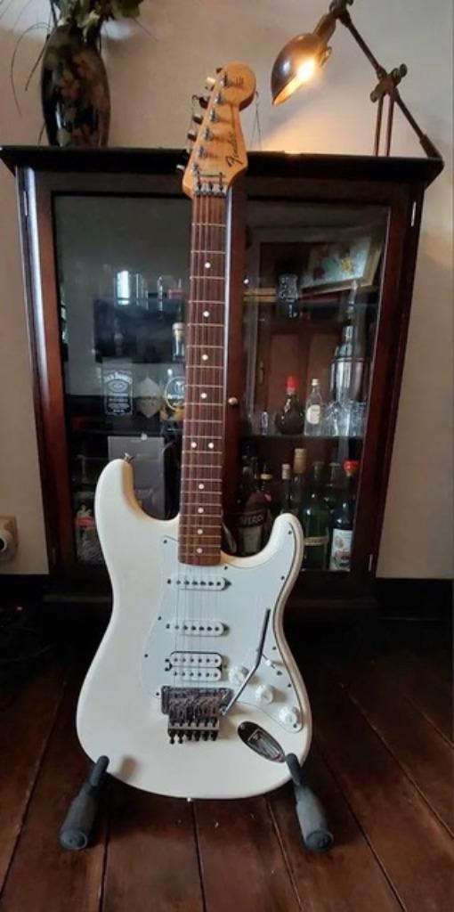Fender_Standard_Strat_HSS_Floyd_Rose_Arctic_White_RW, Enlèvement, Utilisé, Solid body, Fender