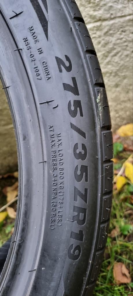 2 pneus neufs 275/35 ZR19, Enlèvement, Neuf, Pneu(s)