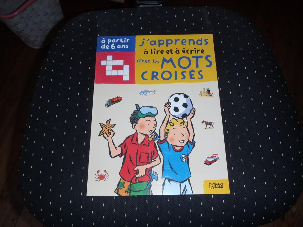 J'apprends à lire et à écrire avec les mots croisés, Livres, Enlèvement ou Envoi, Neuf, Primaire, Français