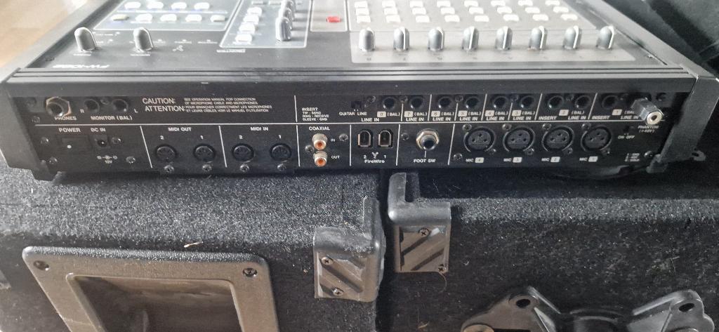 Tascam FW-1082, Enlèvement ou Envoi, Utilisé, 5 à 10 canaux, Entrée micro