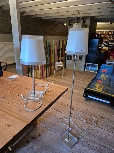 Twee staande lampen, Huis en Inrichting, Lampen | Vloerlampen, Ophalen, Gebruikt, Kunststof