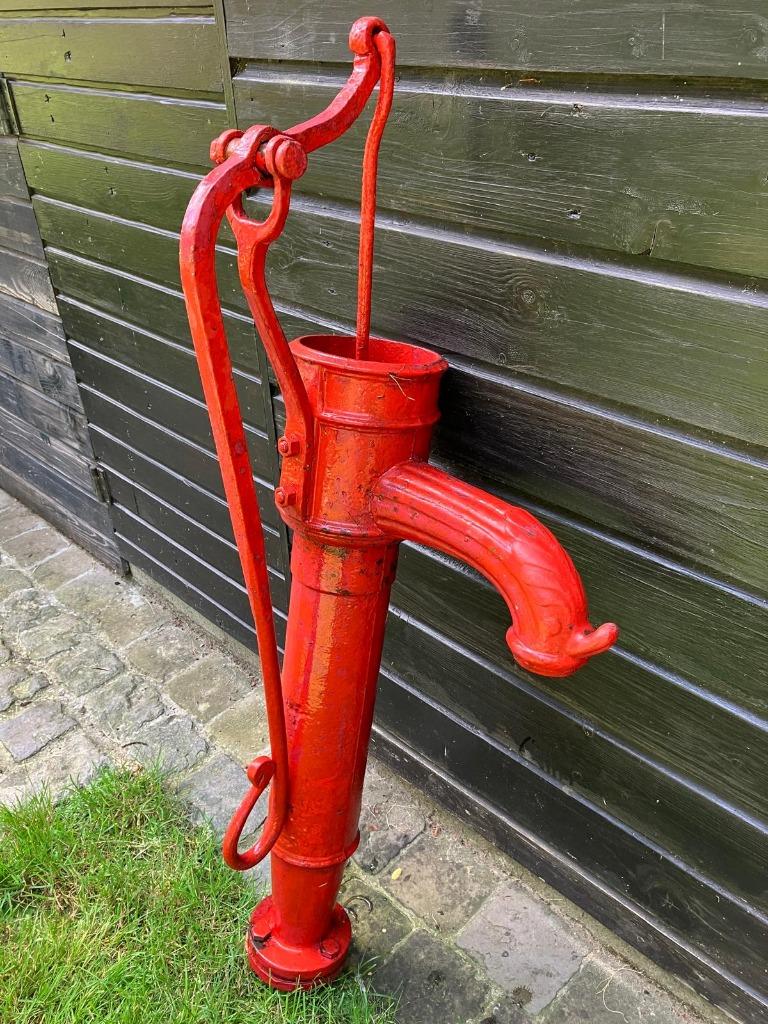 oude handpomp, Ophalen