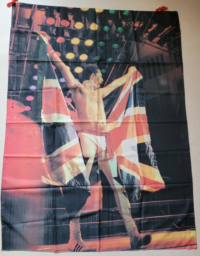 Freddie Mercury (QUEEN) vlag in goede staat (NO 8) (105x70)., Ophalen of Verzenden, Zo goed als nieuw