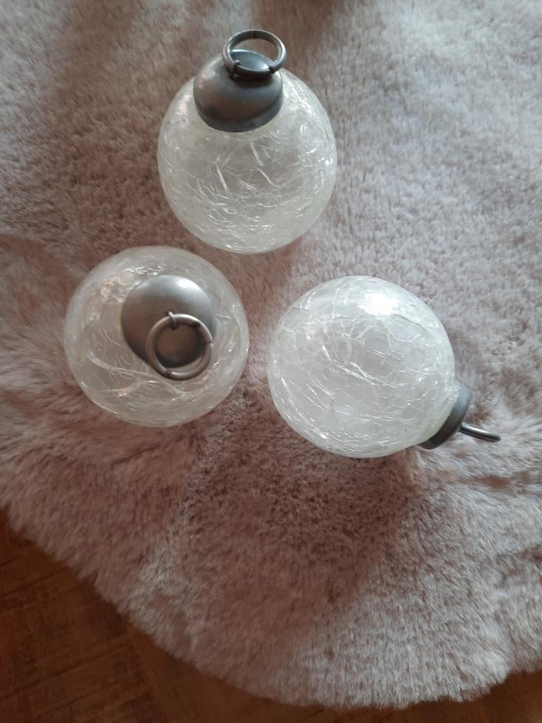 Retro glazen kerstballen  met tinnen hanger  3 stuks, Ophalen, Zo goed als nieuw