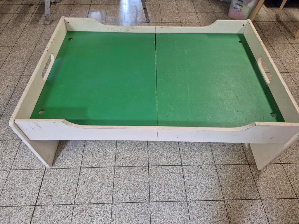 Table de jeu modulaire pour enfant, Enfants & Bébés, Jouets | Tables de jeux, Enlèvement